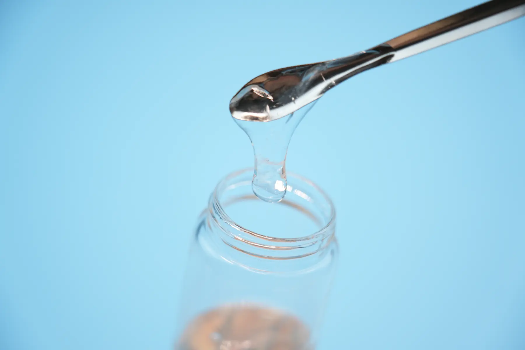 CMC dissolving in water to form a smooth solution