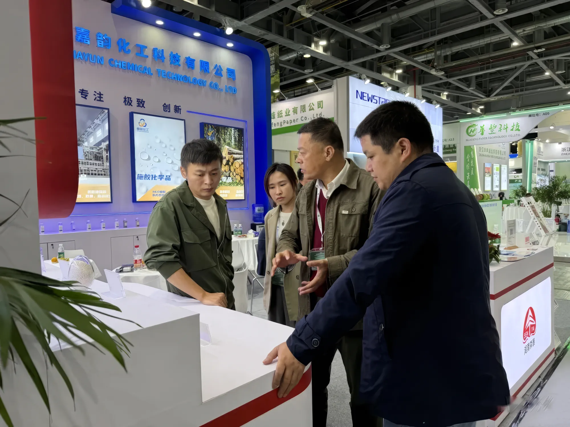 Discussion at the Sentai counter, Hangzhou 2025